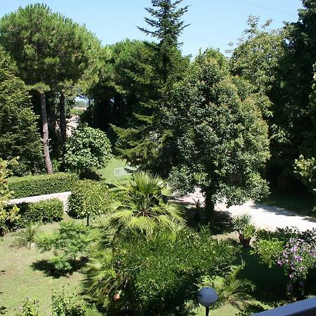 Albergo Da Siro Misano Adriatico Bagian luar foto