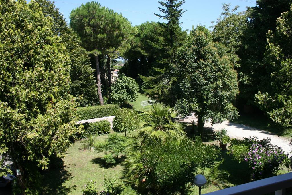 Albergo Da Siro Misano Adriatico Bagian luar foto