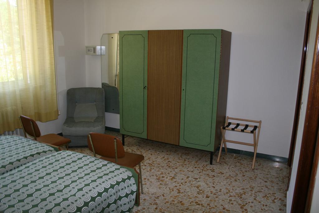 Albergo Da Siro Misano Adriatico Bagian luar foto