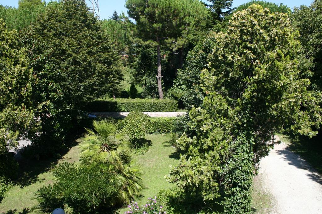 Albergo Da Siro Misano Adriatico Bagian luar foto